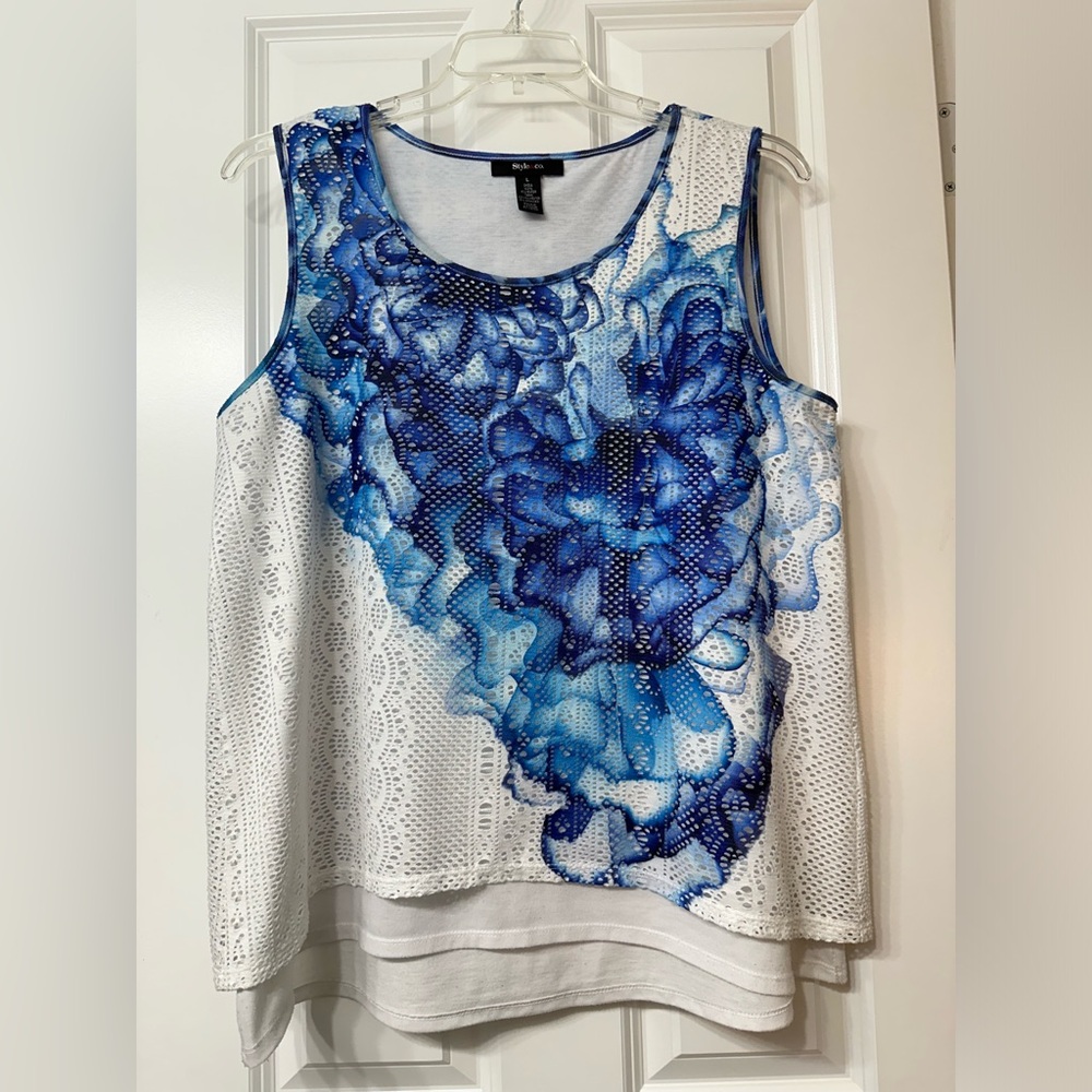 Excellent Condition Style & Company Large Blue & White sleeveless top